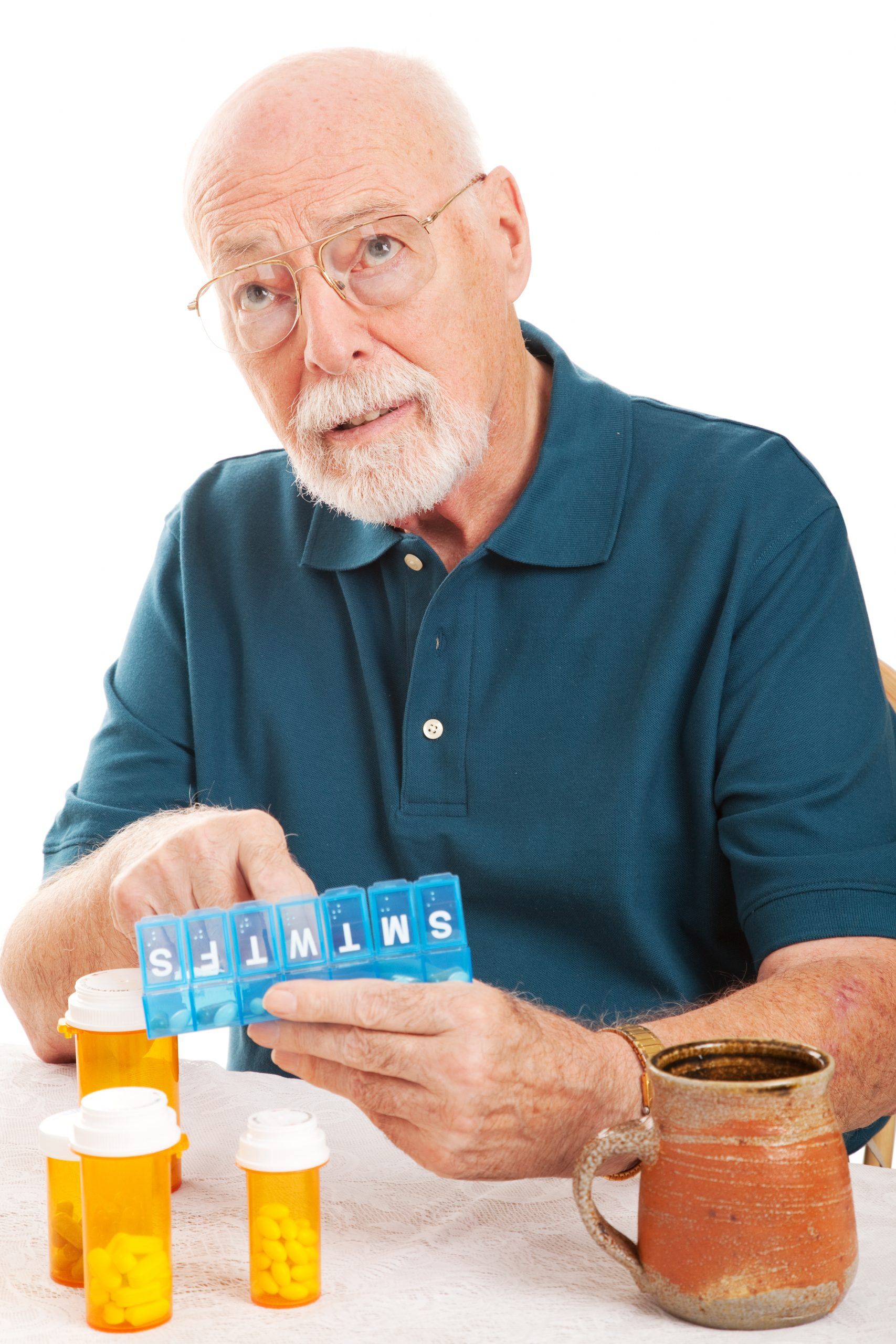 Таблетки для пожилых мужчин. Дед с лекарствами. Старик с таблетками. Лекарства для пожилых. Старик с лекарством.