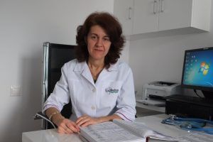 Toată populația născută înainte de 1995 ar trebui să se vaccineze împotriva hepatitei B. În Europa, practic, nu mai există infecții cu virus B. Toți sunt vaccinați. Știu că există tot felul de campanii antivaccinare, dar la virusul B nici părinții nu cred că pot spune nu, Mariana Mihăilă, medic primar boli interne Clinica ExMedica