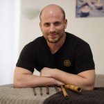 Dan Bujor, terapeut masaj cu bambus.