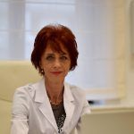 Raluca Turcan arată cu degetul spre sporurile medicilor și asistentelor. Gabriela Firea, semnal de alarmă „Guvernul vrea să taie veniturile medicilor cu 48%!”