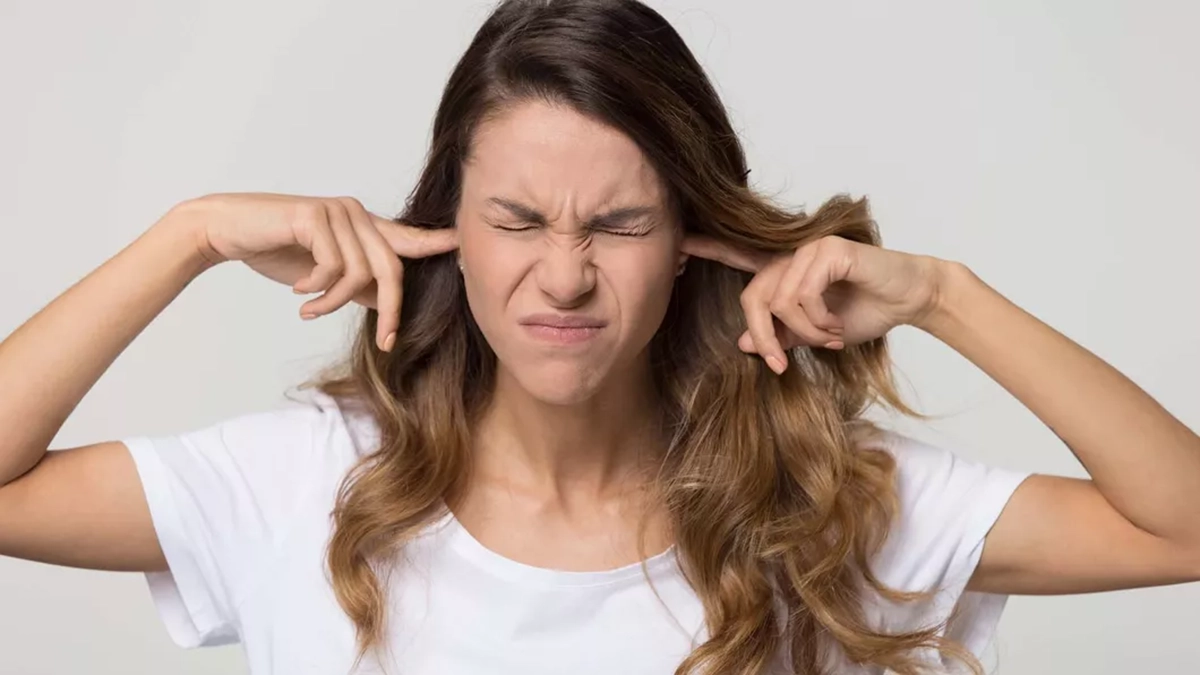 Țiuiturile în urechi pot anunța uneori probleme grave de sănătate