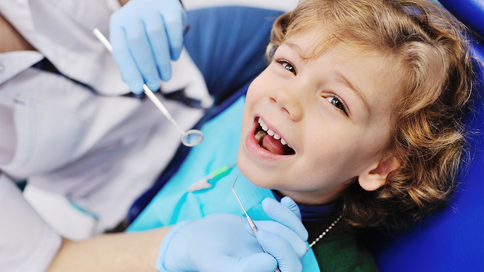 copiii si vizita la stomatolog