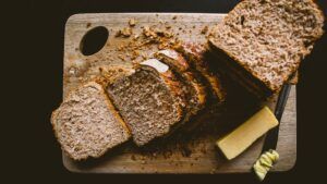 Ce se întâmplă cu corpul tău dacă mănănci pâine zilnic?