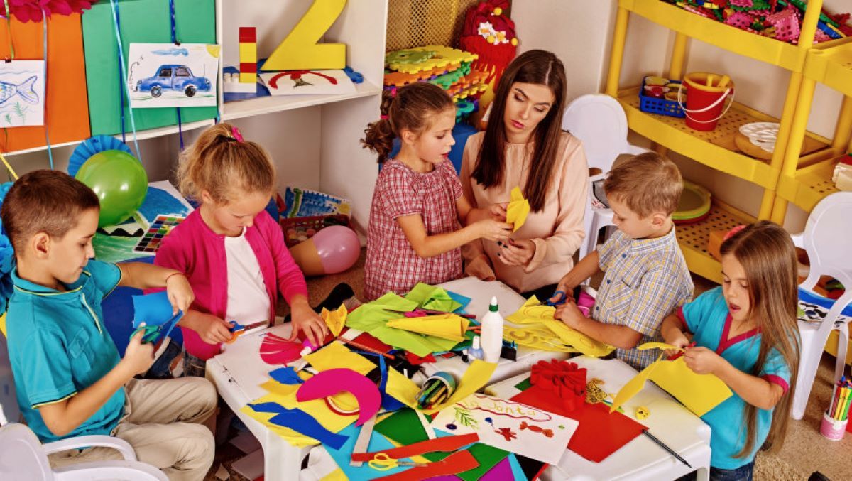 Bani de la stat pentru creşă şi grădiniţă. Cine sunt românii care vor beneficia de măsură