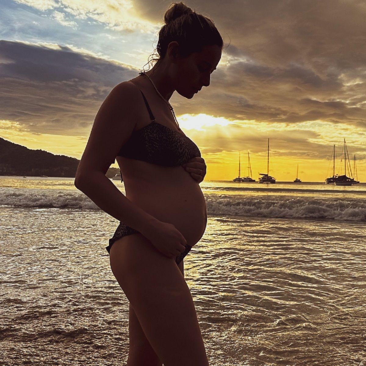 Laura Cosoi însărcinată a patra oară