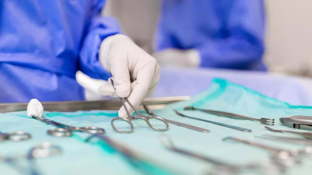Inteligenţa artificială intră în sala de operaţie! Chirurgii vor putea „vedea” prin sânge