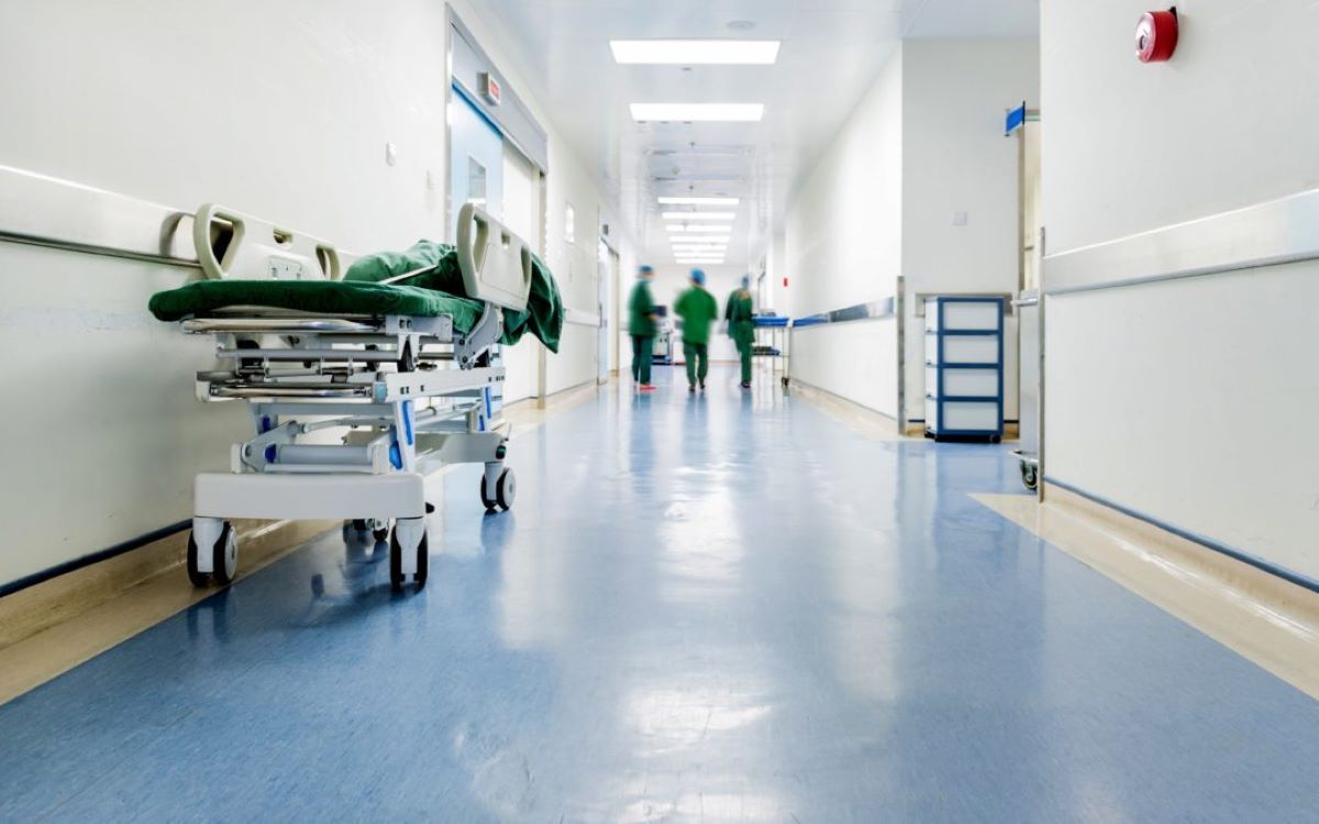 Salarii mai mari pentru medici în 2025? Plata gărzilor ar putea fi legată de performanță