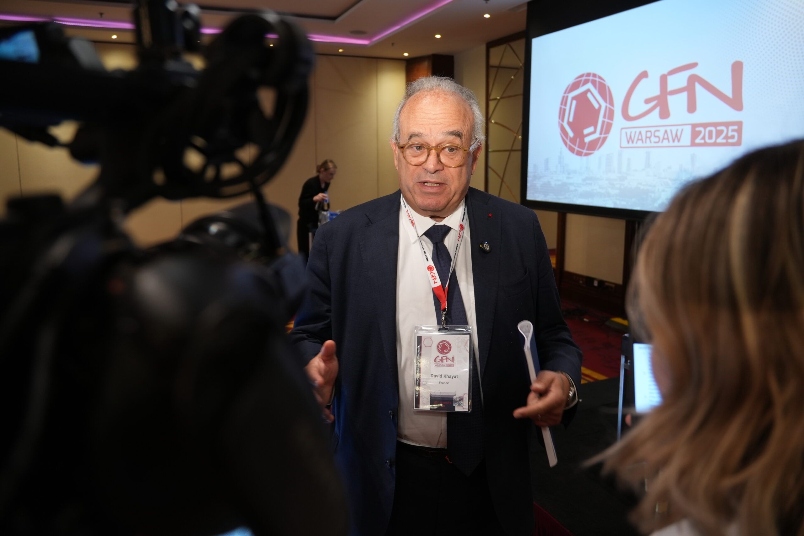Prof. Dr. David Khayat, oncolog și doctor în medicină, consideră Convenția Cadru de Control a Tutunului (FCTC) ineficientă