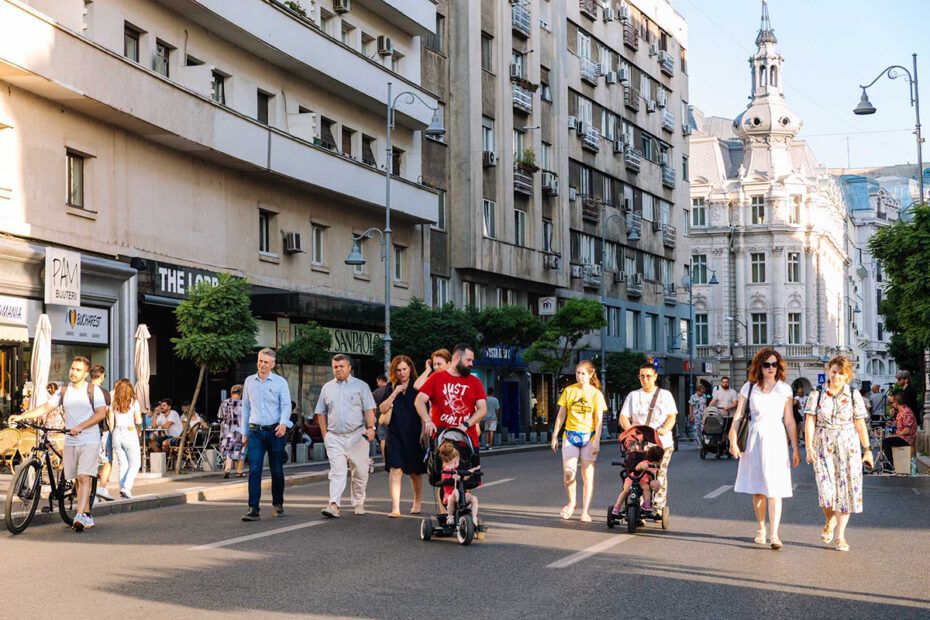 Bucuresti strazi deschise
