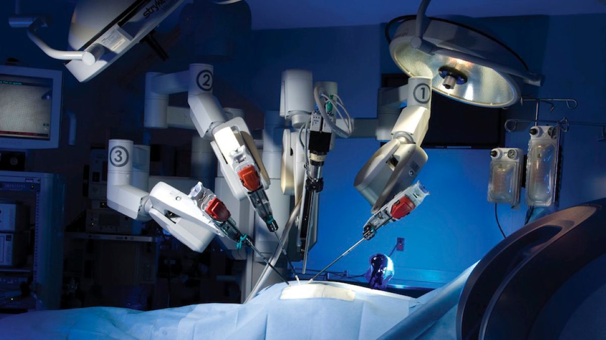 Un robot a realizat o operație chirurgicală cu precizie perfectă fără ajutor uman