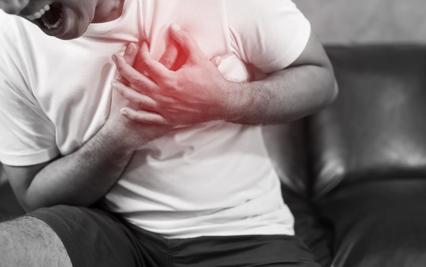 6 semne de avertizare ale unui atac de cord care pot apărea cu o lună înainte. Majoritatea oamenilor le trec cu vederea