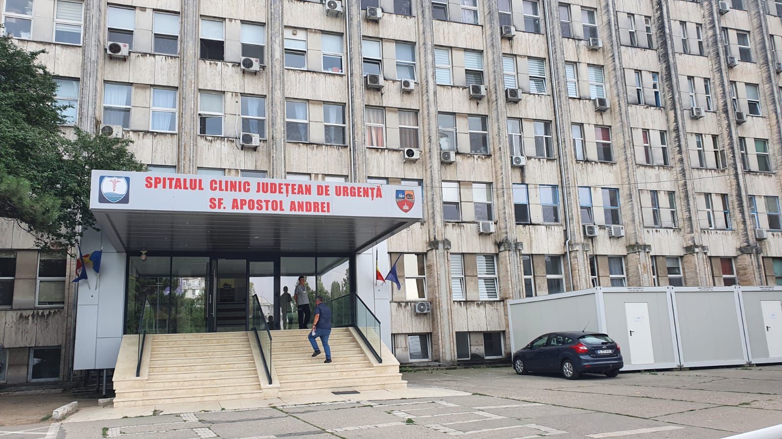 Un pacient ar fi rămas paralizat din cauza bacteriilor dintr-un spital lăudat pentru standardele sale