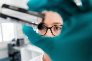 Terapie inovatoare pentru afecțiuni oculare grave