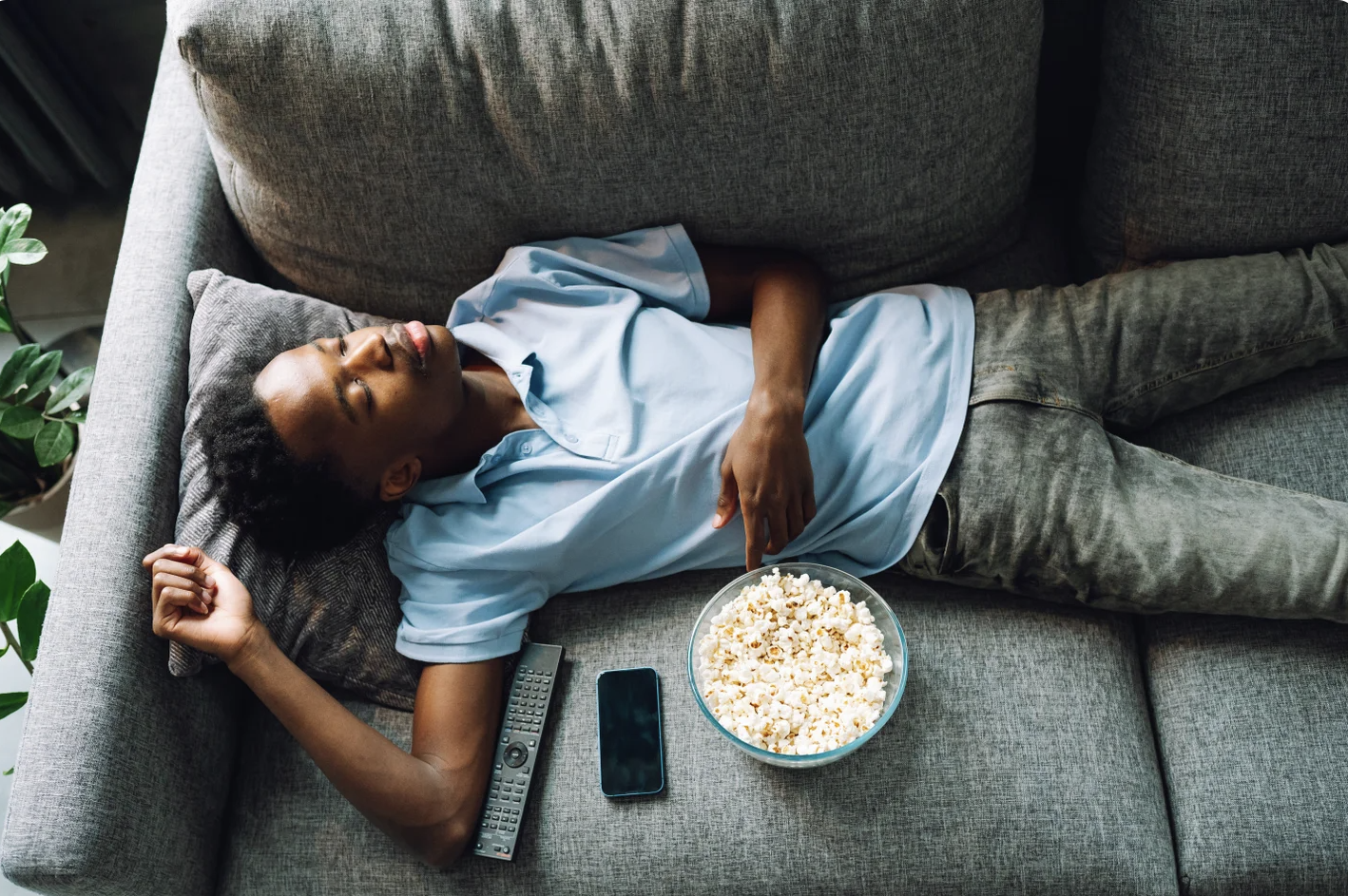 Adormitul la televizor - NewsFactor